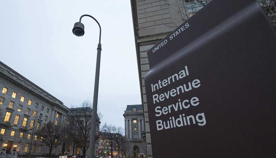 IRS Criticized for 22-Month Delays in Helping ID Theft Victims Get Refunds